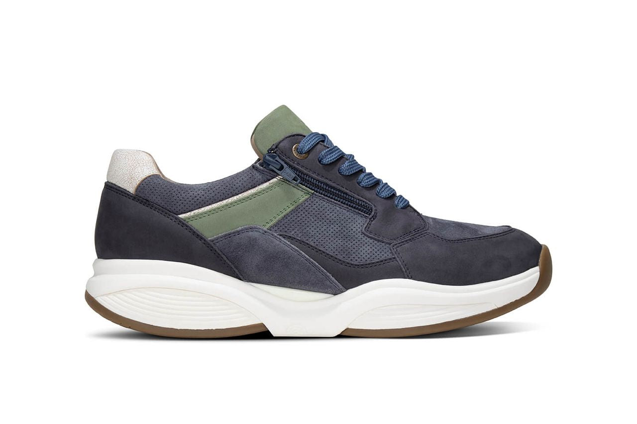Combi 
NEROOM チャイルドシート adidas Originals ZX 8000 MIG Made in Germany